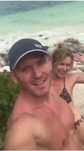 British milf holidaymaker sucks and fucks on the beach in cancun.