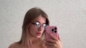 Social Media Creator @Lia_Grace @Showing Boobs & #Teen #Glasses #Natural Big Tits hot gratis xxx | Tik.Porn