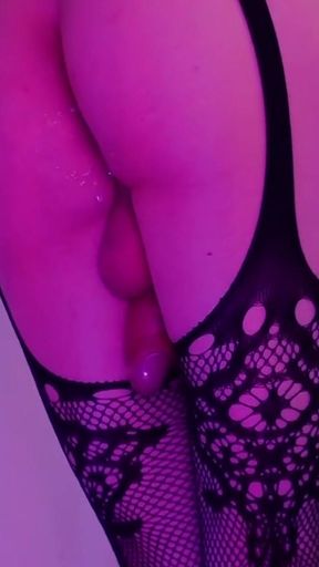 Sissy Cumming and Having Fun with Dildo!
