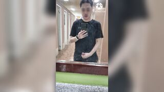 Jakol sa cr ng resort habang may mga nagbabanlaw sa douche apartment