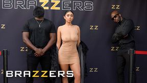 Hot - Myers and her husband arrive on the red carpet, ready to shock the world , droppin