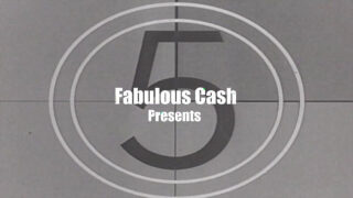 Chrissy Cane lässt es sich in einem heißen POV-Fußfetisch-Video tief in den Arsch rammen.