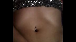 Chilena morena tocandose