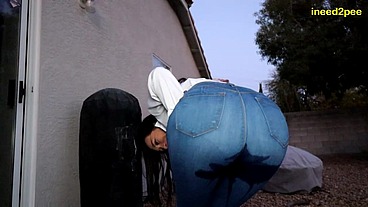 Sinn Sage CANDID and sexy skin tight jeans pissing gusher