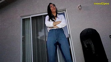 Sinn Sage CANDID and sexy skin tight jeans pissing gusher
