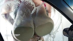 BBW big tits gives the perfect hand wash