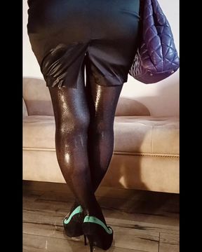 Pee Shiny Pantyhose Crossed Legs