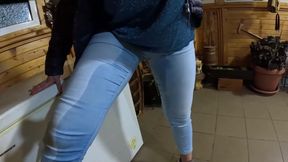Cameltoe MILF Dances, Teases &amp; Pees in Her Jeans - Wet Fetish Fantasy 335