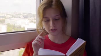 Sienna Kim's Sizzling Solo Session: Reading to Orgasm