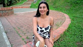 extrano convence a latina de grandes tetas para que haga videos porno