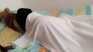 Žhavé kolumbijské nevlastní dcery mladíků si nechávají zmlátit zadky v intenzivním gay análu a striptýzu