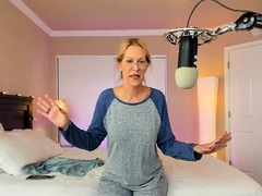 Blonde amateur gives webcam show with toys
