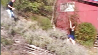 Gangbang, Doppelpenetration, Bukkake &#8211; süße 18-jährige Schlampe, Teenagerin, die wegen schwerer Straftaten verurteilt wurde, wird im Arsch gefickt