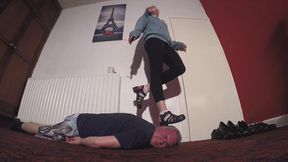 7 Pairs Of Shoes Head Trampling FLOOR CAM (4K)