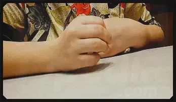 Big Tits Restaurant Fling: Amateur MILF Shows Off Her Pussy in Public