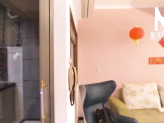 [Domestic] Madou Media Works/MD-0217 Lantern Festival Mother and Guess Lantern Riddles - Feature Film - Master Version - 001/ Free Watch