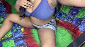 Indian hot bhabhi ne chut me fingering krke Pani nikala