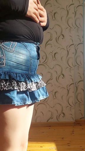 Big Booty Cheerleader Femboy Looks for BBC Group of Guys Want Meet Them at the Street