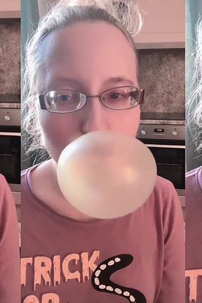 Asmr Huge Bubble Gum Sound Effects Listen in Headphones