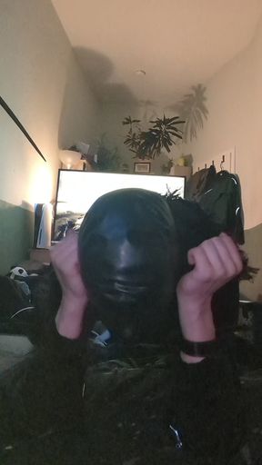 petsuit wiht hood weile vibed selfbondage