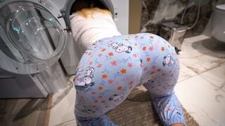 Jenny Lux's Step Sis Stuck in the Wash, Craving a Creampie