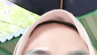 Milf Penjaga Cantik and Renang get down and dirty in warring Kolams