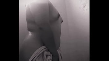 Gorda ba&ntilde_&aacute_ndose