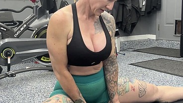 Home Workout and Titty Flash
