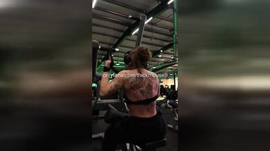 TikTok Live gym slut gets choked and bled out by 5 raw dicks