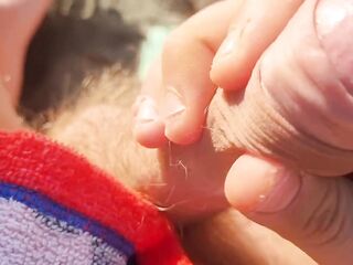 ANSIMA E SBORRA IN PUBBLICO - (ITALIANO) SBORRATA FORTISSIMA E GEMITI CON UN CAZZO ENORME