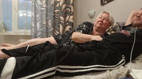 evening blowjob from stepmom and cum swallowing