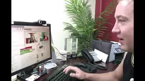 Live chat turns into a naked hookup