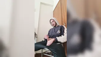 Muscular Brazilian Daddy Jerks Off Big Cock After Gym