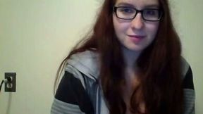 Nerdy white bitch fingering her vagina in amateur video