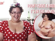 Ersties: Amelie Masturbates While We Watch