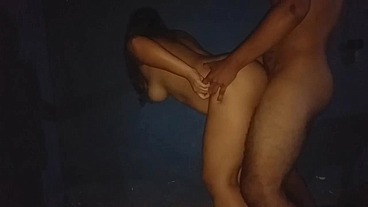 Dándole sexo por detrás Ami protituta Colombia