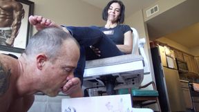 Lick My Smelly, Arrogant Feet While I Talk Crap About You!
