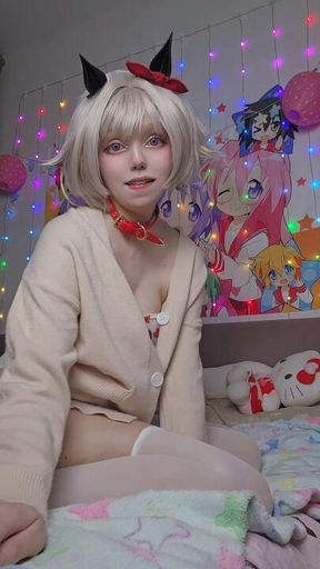 Curren Chan show u her panties :33