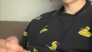 РУССКИЙ 18 ЛЕТНИЙ МИЛЫЙ МАЛЬЧИК ДРОЧИТ И
