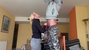 HOT WIFE BLOWJOB TO ELECTRICIAN AND FUCKED WITH CUM INSIDE PUSSY