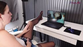 Mom I'd Like to Fuck Sucks Dicking Camera Operator After Pantyhose Peek Porn