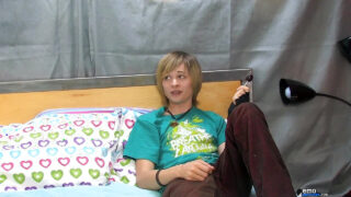 Amatööri teini Miles Pride ja Timo Garrett naidaan anaalisesti