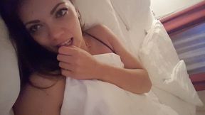 Ellie's selfie solo