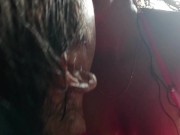 ممارسة الجنس علنا ​​في البحر بين فتاتين لديهما قصة حب