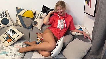 Pantyhose Perfection How the Hottest Mommy Makes You Moan With Her Skills