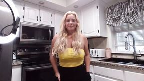 sexyplaygirl83 caught off gaurd to say hello to you all loving fans and subscribers