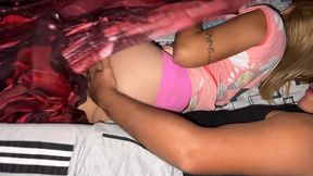 compartiendo cama con mi hermosa amiga porque estamos viajando caso de la vida real