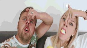 Two hungry pigs AVI