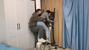 The girl was tied to fitness equipment to experience orgasm (Chinese Model)