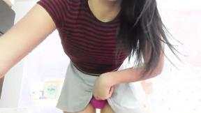 ”Introverted tranny webcammer & prostitute wanking her dick”